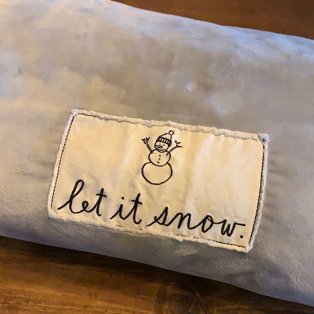 Rae Dunn • “Let it Snow” Throw • Queen • 90x90